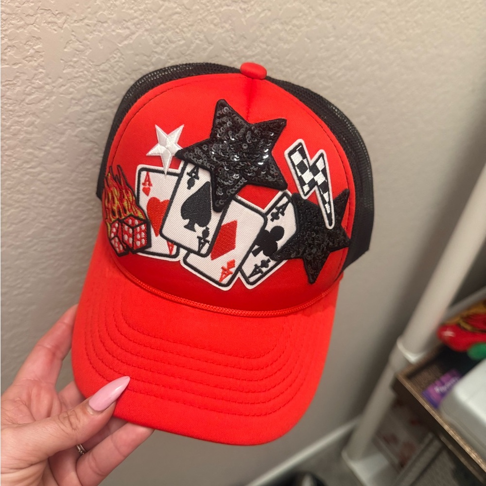Lucky Cards Trucker Hat Red Mesh Snapback Casino Vegas Poker playing cards Star